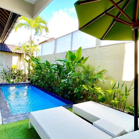 Frangipani Villa Seminyak Luaran gambar